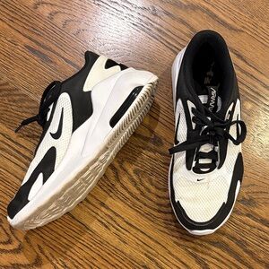 Nike Air Max Bolt Black and White Athletic Sneakers, 8